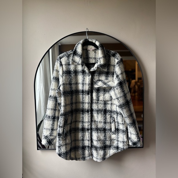 COMO VINTAGE | plaid shacket | size medium - Picture 3 of 6